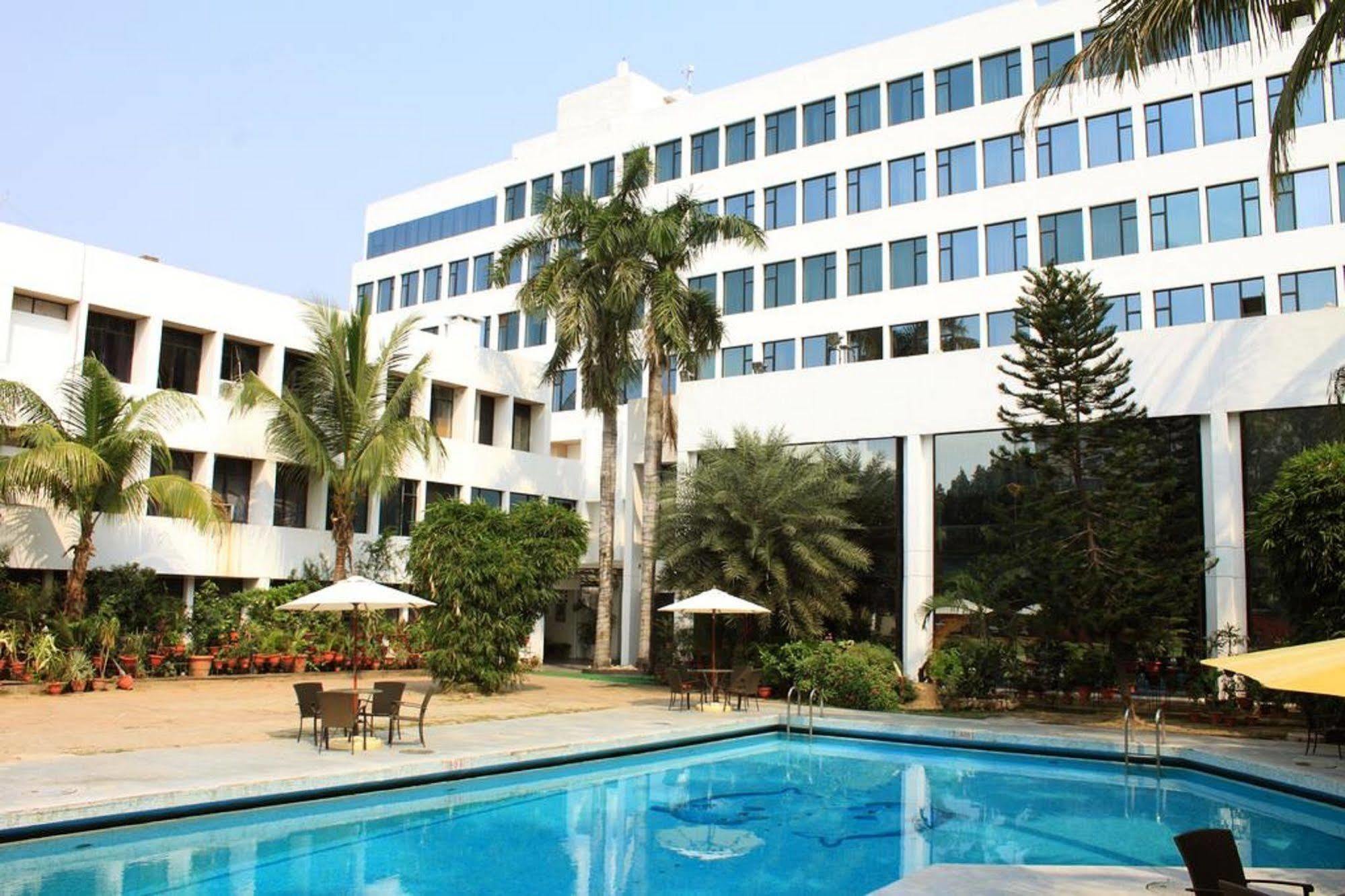 Hotel Maurya Patna Patna  Exteriör bild