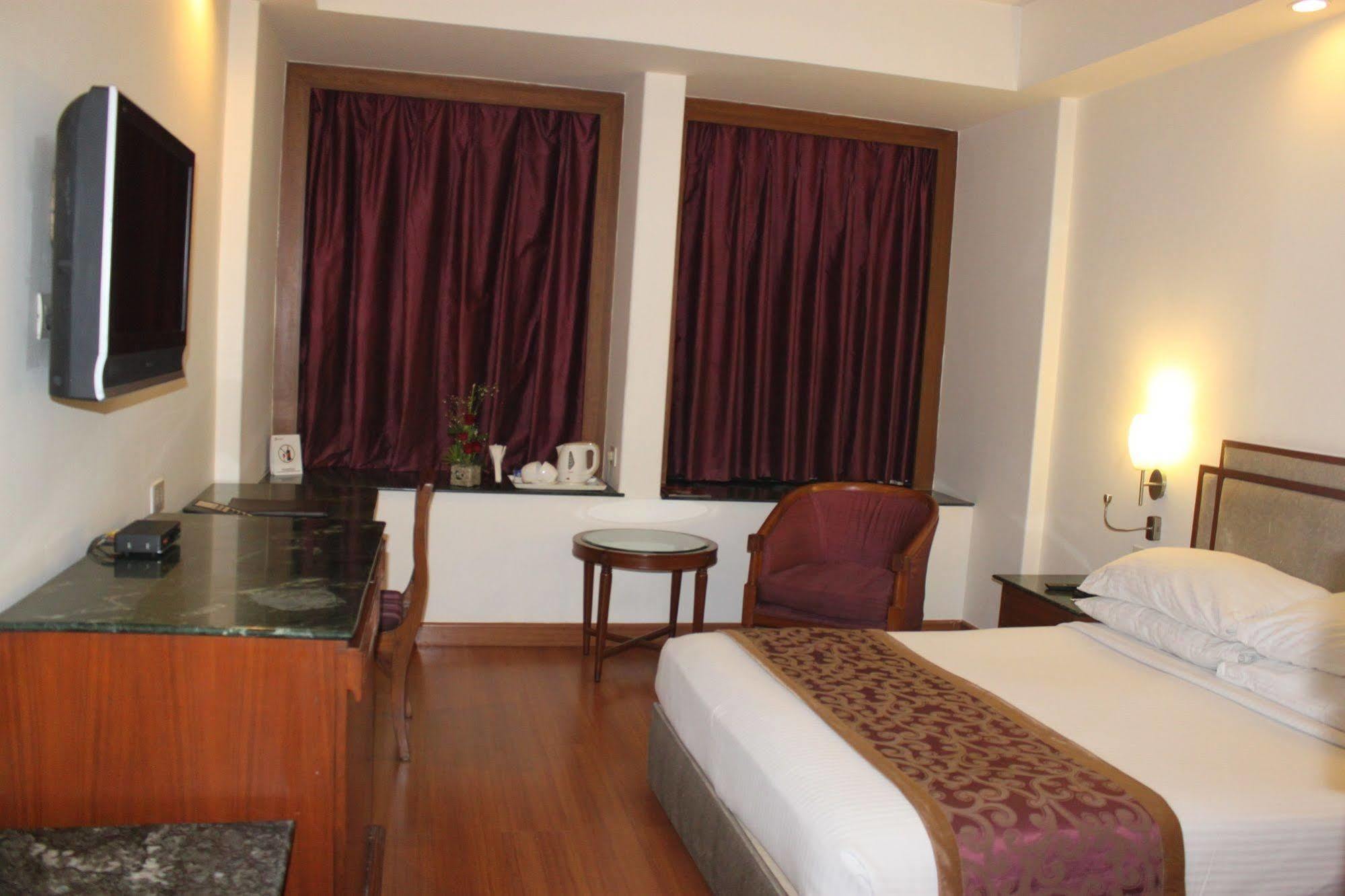 Hotel Maurya Patna Patna  Exteriör bild