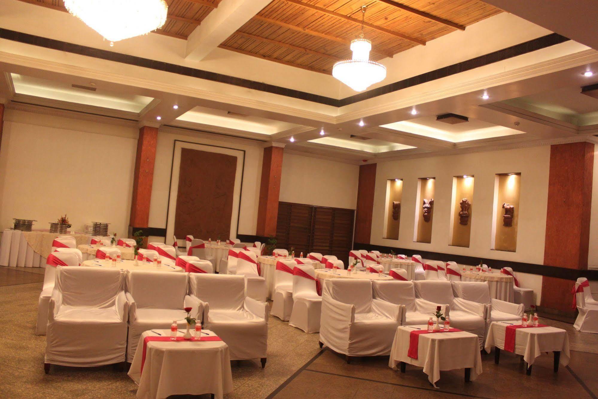 Hotel Maurya Patna Patna  Exteriör bild