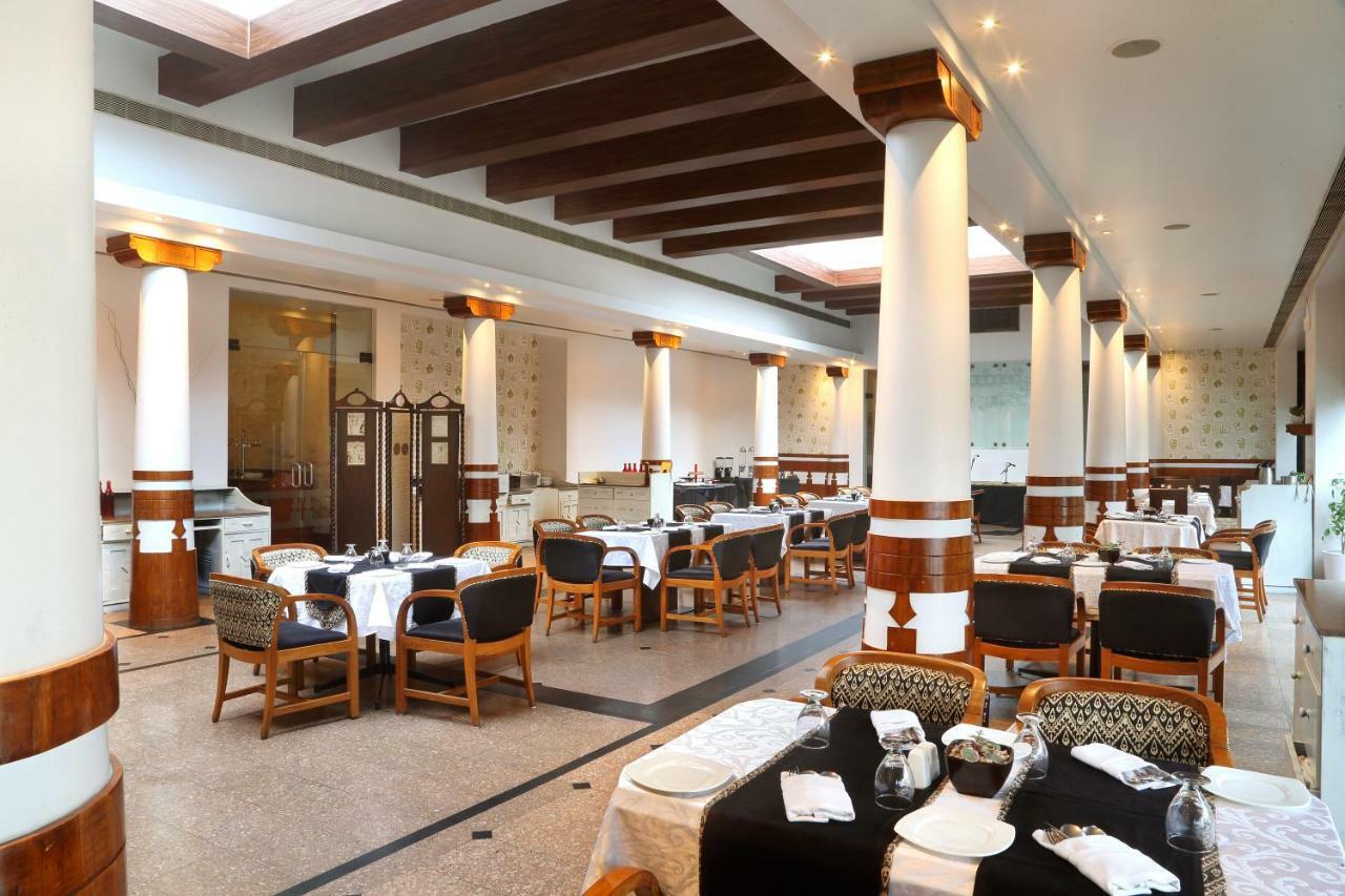 Hotel Maurya Patna Patna  Exteriör bild